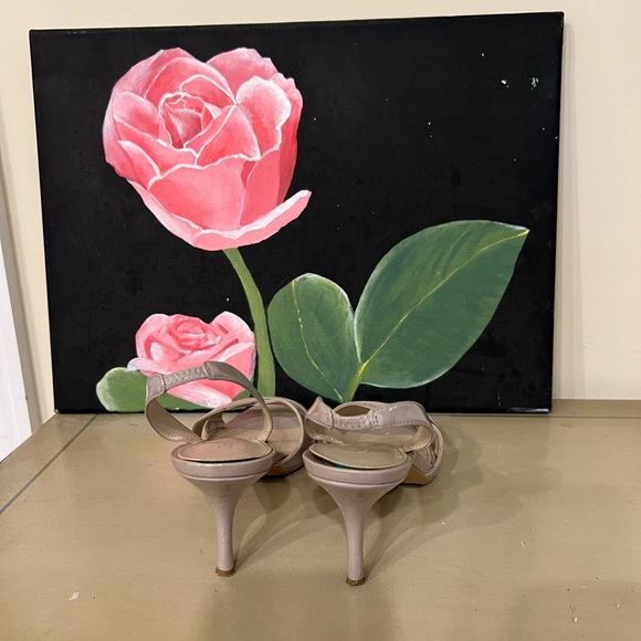 Calvin Klein patent cream kitten heals - size 6 - Picture 3 of 7